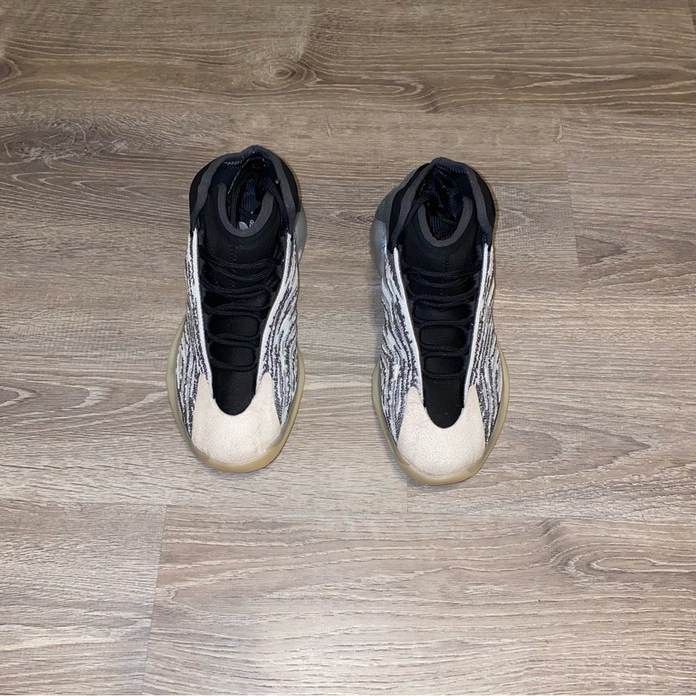 Yeezy Quantum Quantum - image 3